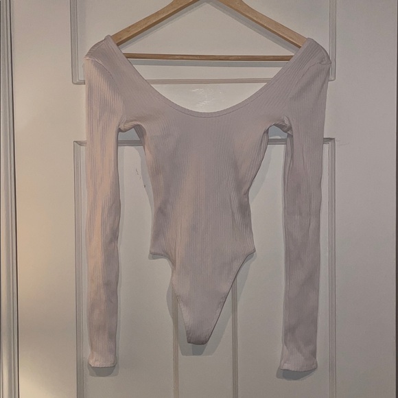 Aritzia Wilfred Free Leila White Ribbed Long Sleeve Bodysuit - Picture 4 of 8